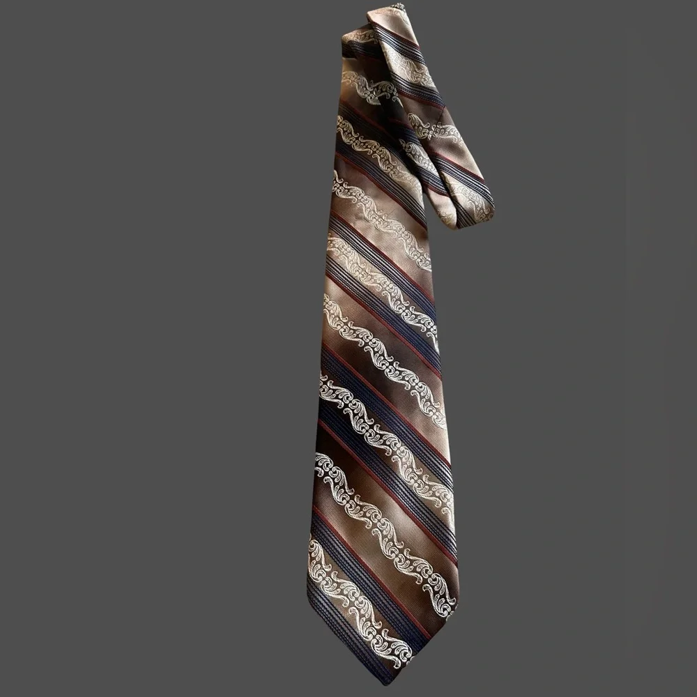 Vintage Men’s Contemporary JCPenney Brown Stripe Pattern Tie